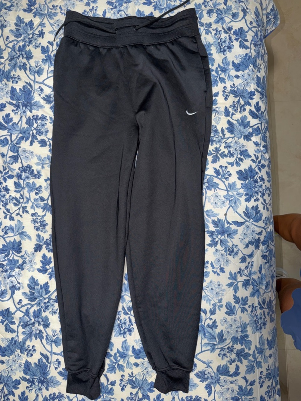 Nike Black Women Jogger Sweatpants with Swoosh